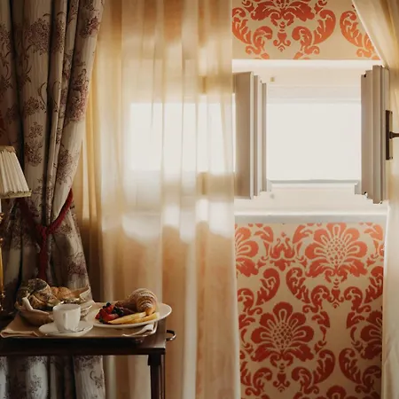 Palazzo Guiscardo Hotel 4*
