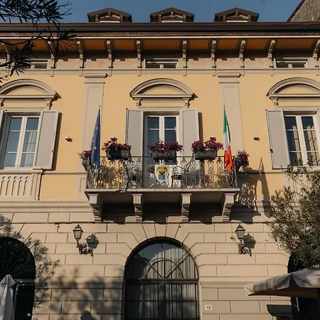 Palazzo Guiscardo Pietrasanta